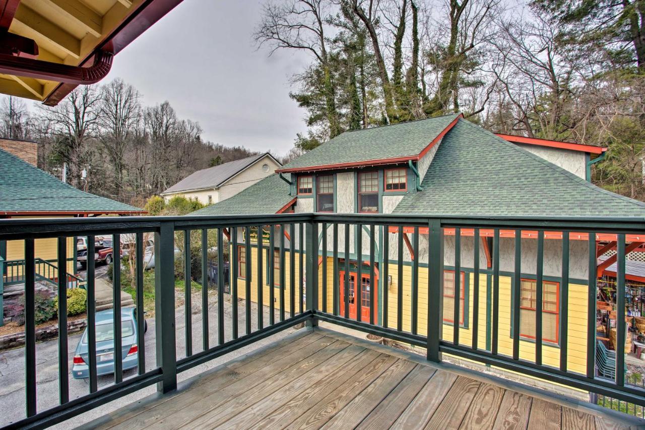 Newly Remodeled Apartment On Main Street In Saluda Exterior photo