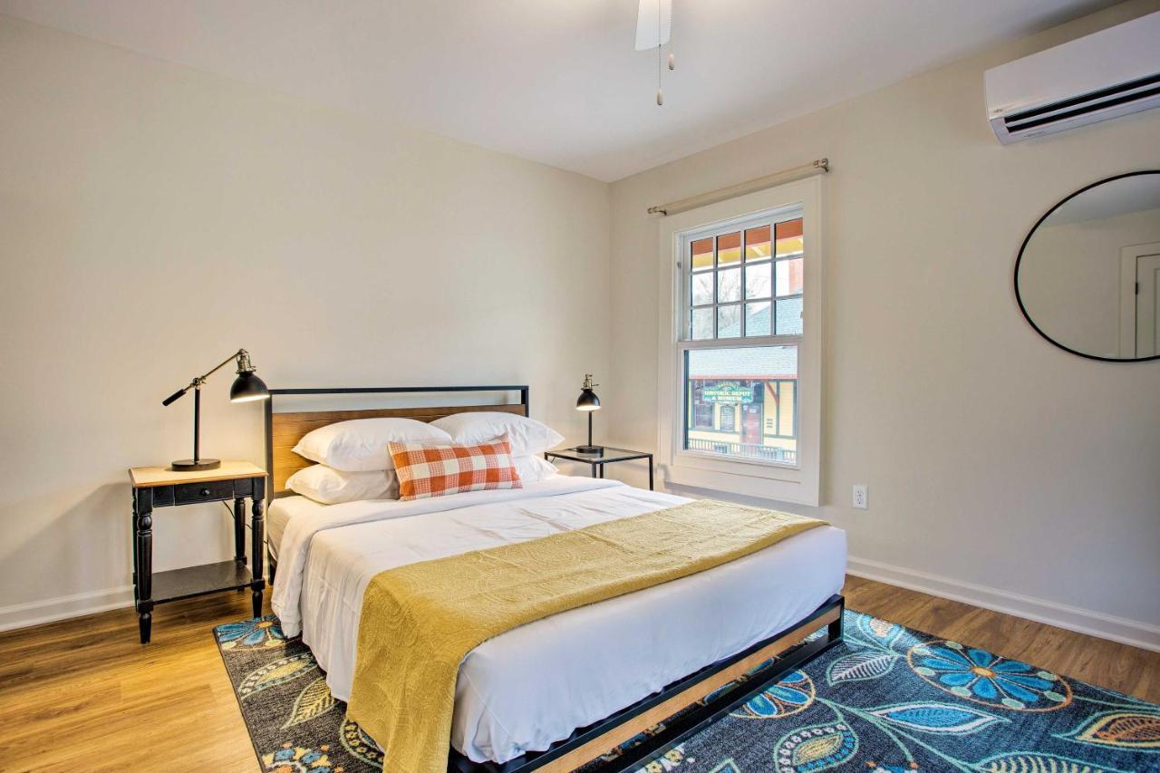 Newly Remodeled Apartment On Main Street In Saluda Exterior photo
