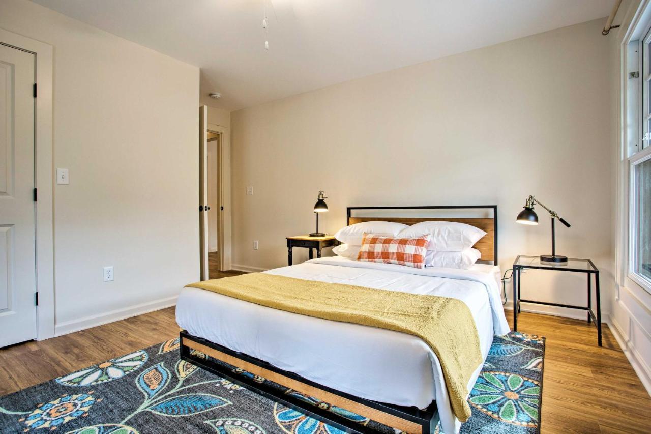 Newly Remodeled Apartment On Main Street In Saluda Exterior photo